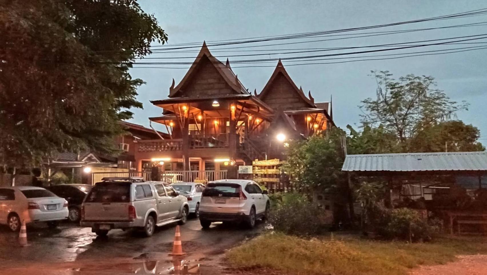 บ้านเรือนไทยมะลิเมืองเก่า Sukhothai Luaran gambar